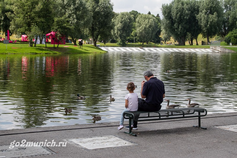 Мюнхен английский парк посмотреть 