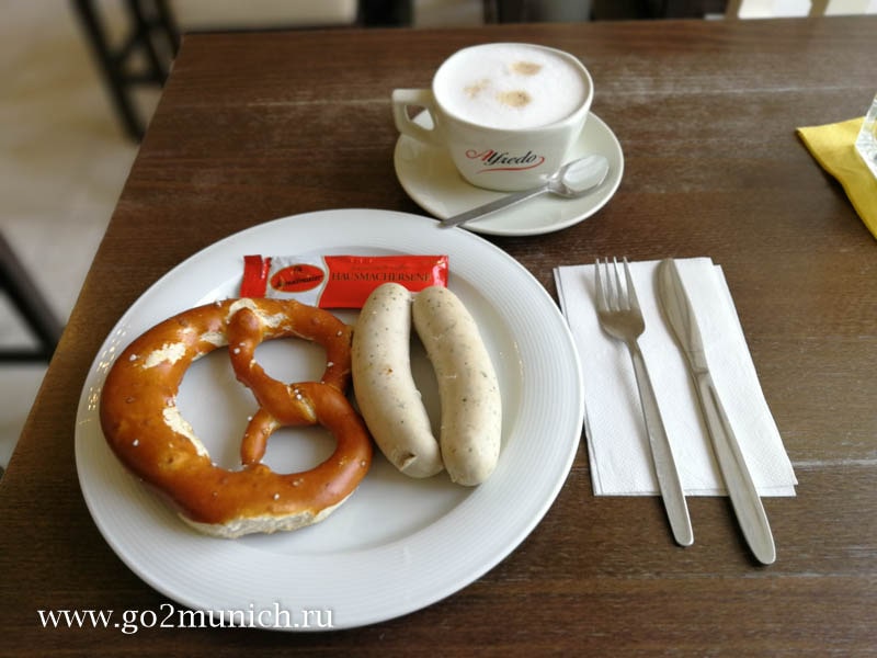 Белые колбаски завтрак в Баварии